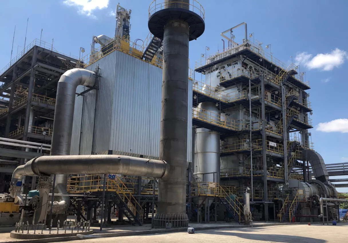 Detailed view of the multi-feed input systems on the Ever-power three-waste incinerator